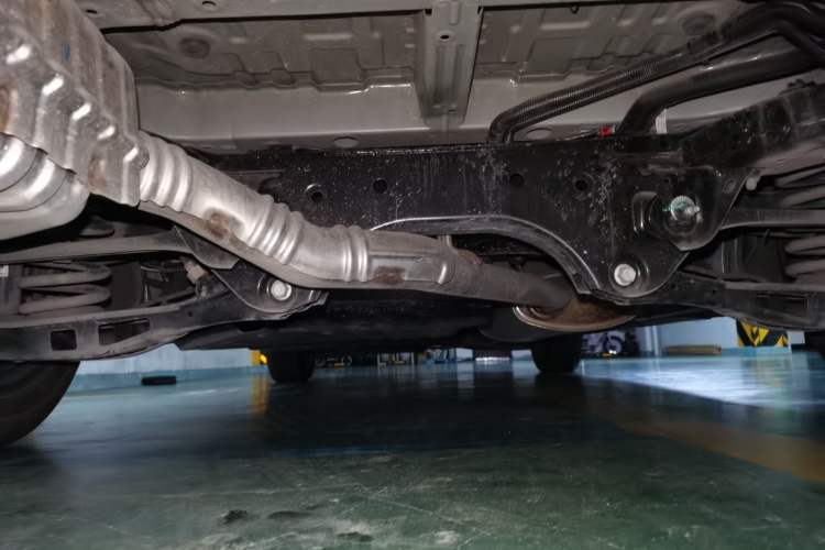 Used Buick Century 2023 2.0T Seven-Seater Yinshi Edition Chassis Rear