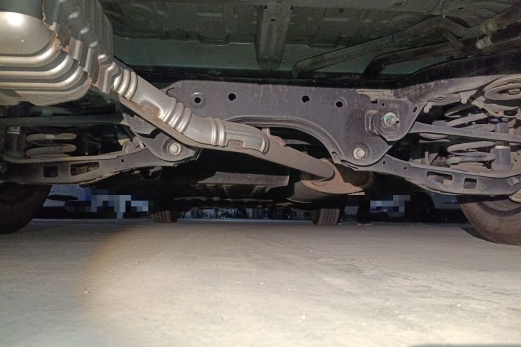 Used Buick Century 2023 2.0T Six-Seater Yinshi Edition Chassis Rear