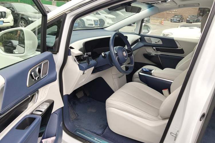 Used Buick Century 2023 2.0T Six-Seater Yinshi Edition Driver Seat