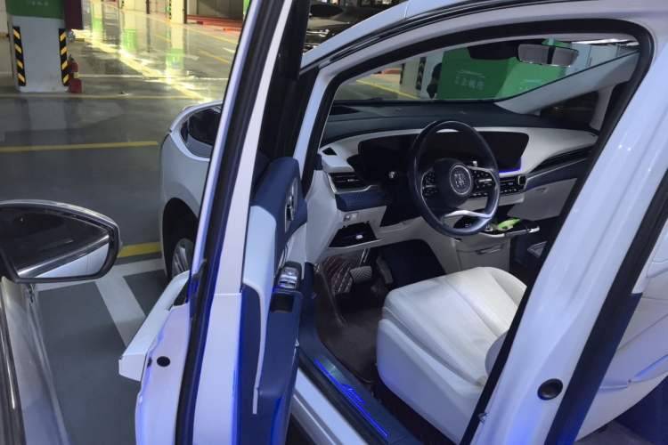 Used Buick Century 2023 2.0T Six-Seater Yinshi Edition Driver Seat