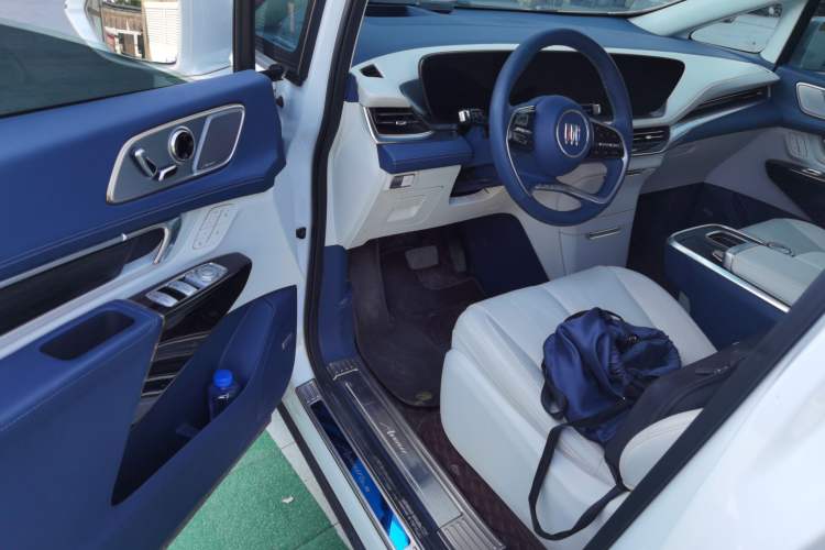 Used Buick Century 2023 2.0T Six-Seater Yinshi Edition Driver Seat
