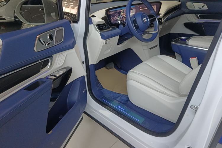 Used Buick Century 2023 2.0T Six-Seater Yinshi Edition Driver Seat