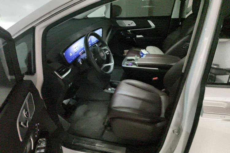 Used Buick Century 2023 2.0T Six-Seater Yinshi Edition Driver Seat