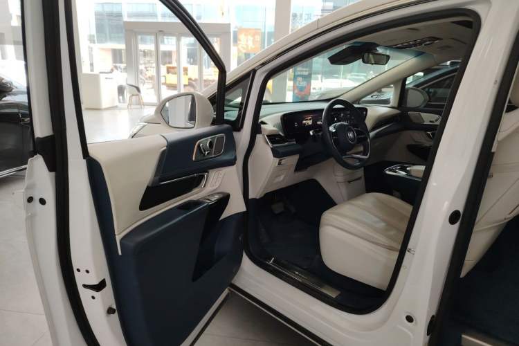 Used Buick Century 2023 2.0T Six-Seater Yinshi Edition Driver Seat