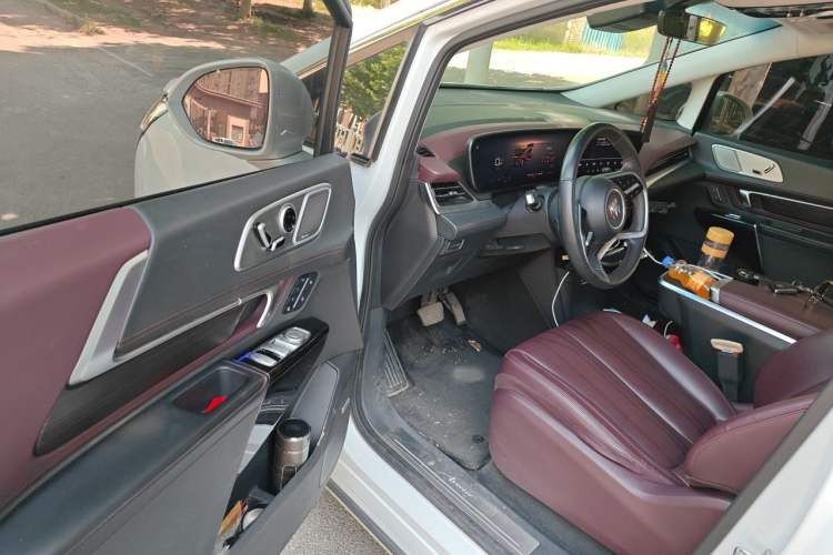 Used Buick Century 2023 2.0T Six-Seater Yinshi Edition Driver Seat