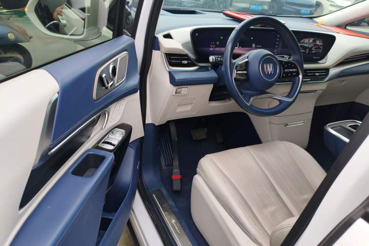 Used Buick Century 2023 2.0T Six-Seater Yinshi Edition Driver Seat