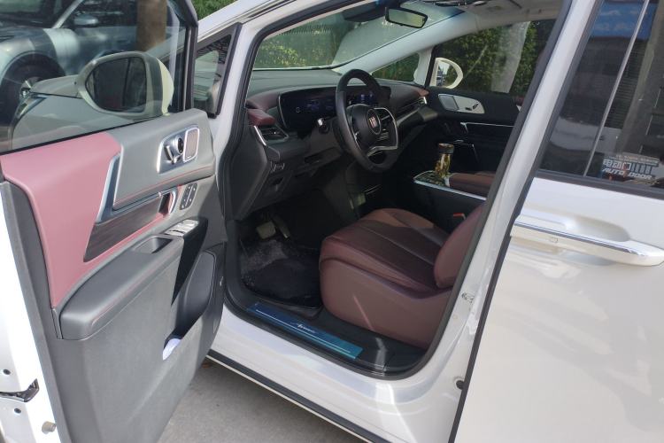 Used Buick Century 2023 2.0T Six-Seater Yinshi Edition Driver Seat