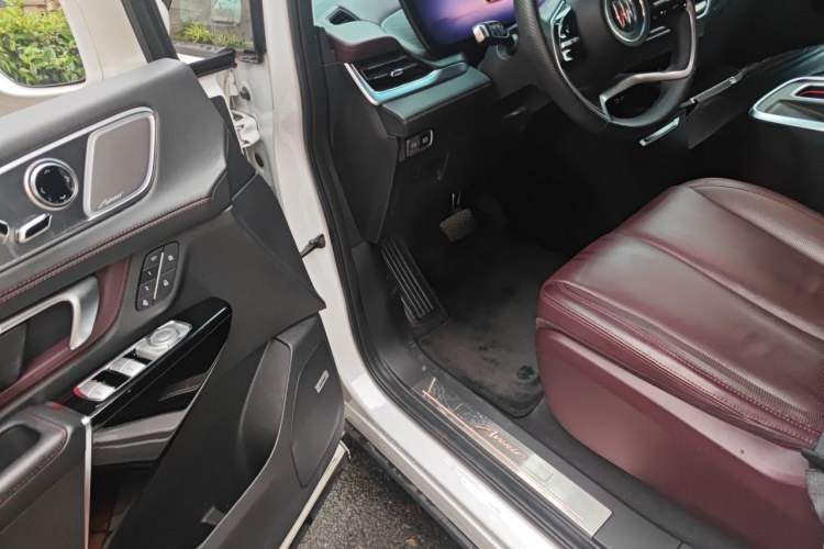 Used Buick Century 2023 2.0T Six-Seater Yinshi Edition Driver Seat