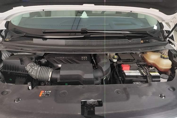 Used Buick Century 2023 2.0T Six-Seater Yinshi Edition Engine Bay