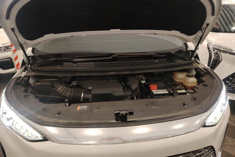 Used Buick Century 2023 2.0T Seven-Seater Deluxe Edition Engine Bay