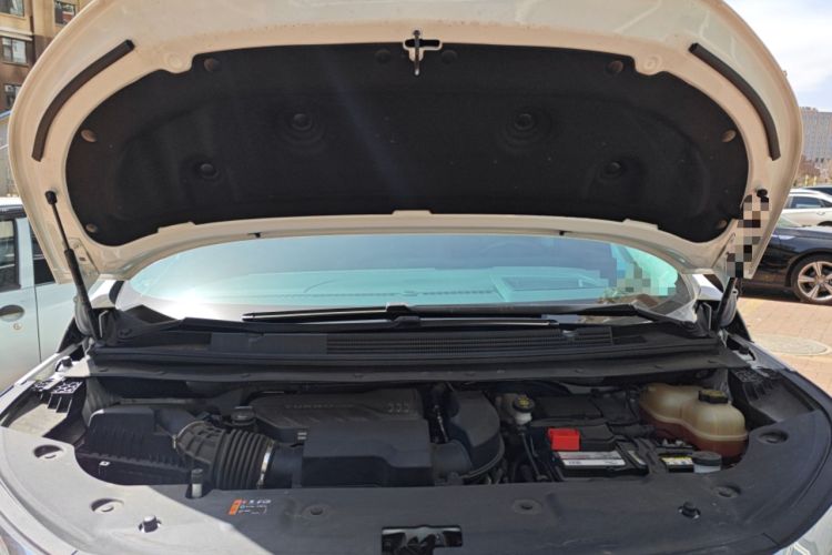 Used Buick Century 2023 2.0T Six-Seater Yinshi Edition Engine Bay