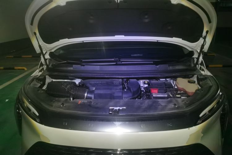 Used Buick Century 2023 2.0T Six-Seater Yinshi Edition Engine Bay