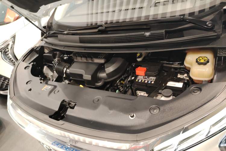 Used Buick Century 2023 2.0T Six-Seater Yinshi Edition Engine Bay