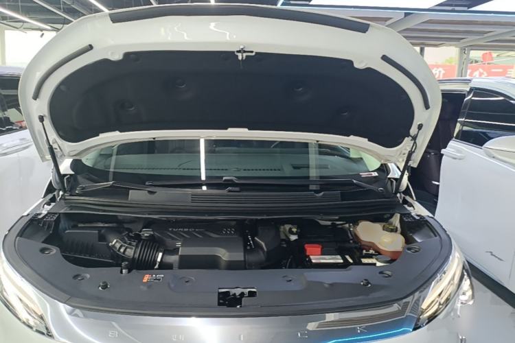 Used Buick Century 2023 2.0T Six-Seater Yinshi Edition Engine Bay