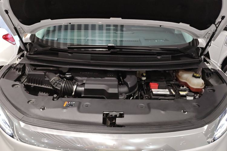Used Buick Century 2023 2.0T Six-Seater Yinshi Edition Engine Bay