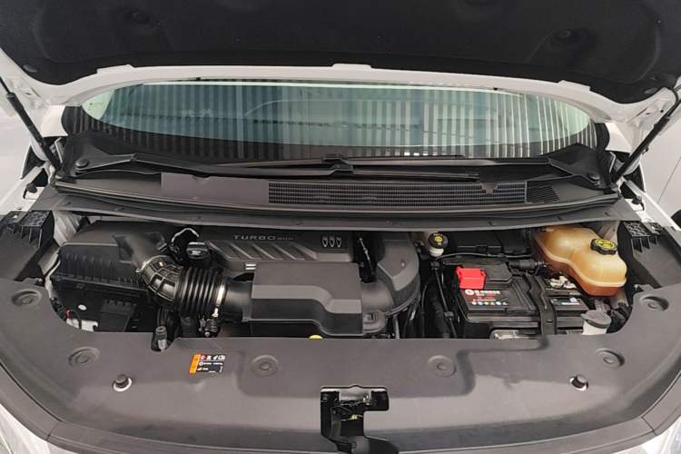 Used Buick Century 2023 2.0T Four-Seat Private Edition Engine Bay