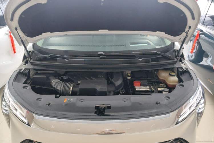 Used Buick Century 2023 2.0T Seven-Seater Yinshi Edition Engine Bay