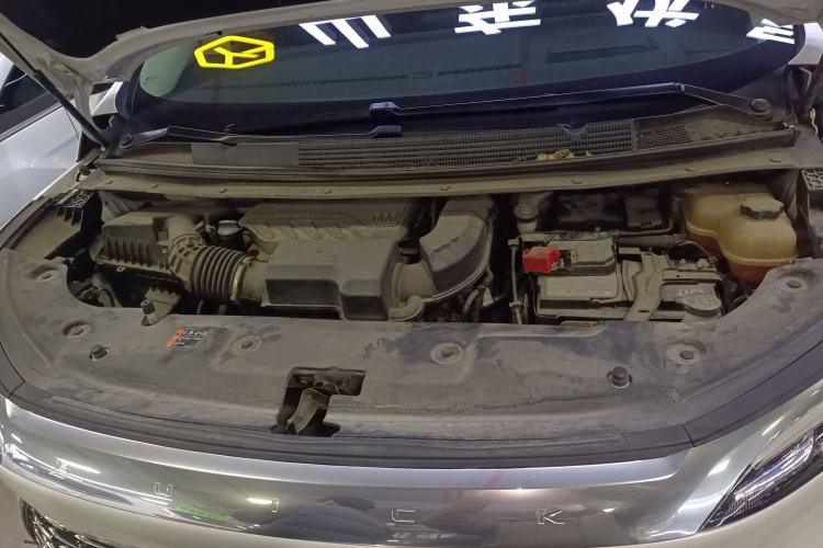 Used Buick Century 2023 2.0T Six-Seater Yinshi Edition Engine Bay