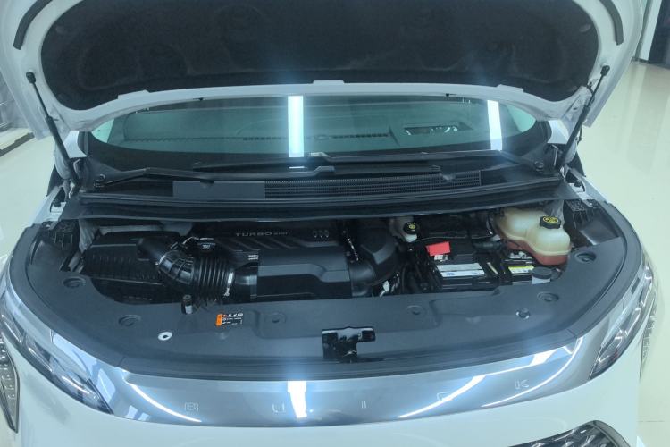 Used Buick Century 2023 2.0T Six-Seater Yinshi Edition Engine Bay
