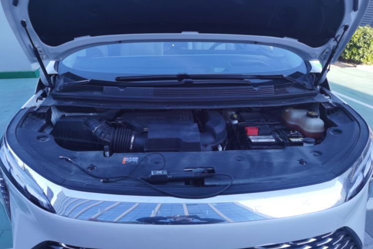 Used Buick Century 2023 2.0T Six-Seater Yinshi Edition Engine Bay