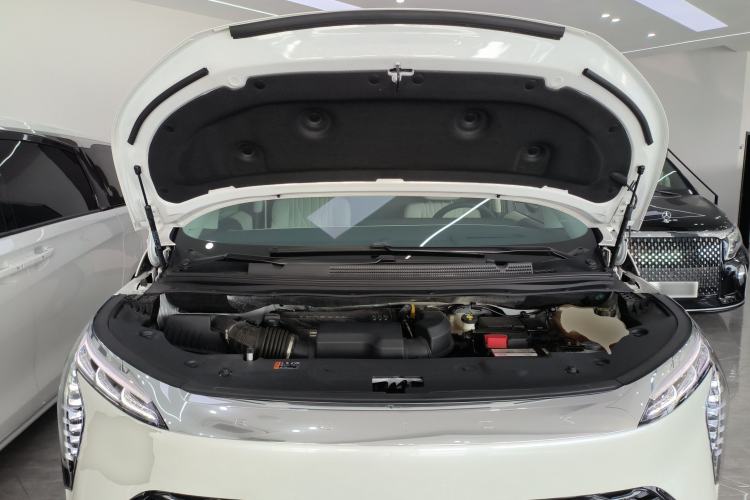 Used Buick Century 2023 2.0T Four-Seat Private Edition Engine Bay