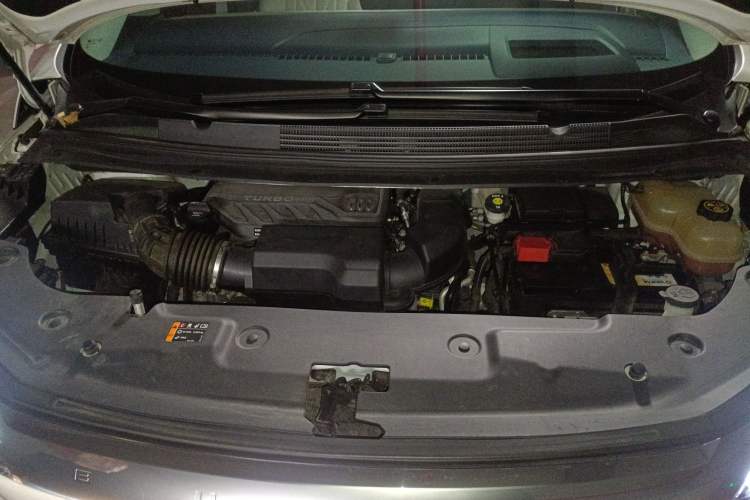 Used Buick Century 2023 2.0T Six-Seater Yinshi Edition Engine Bay