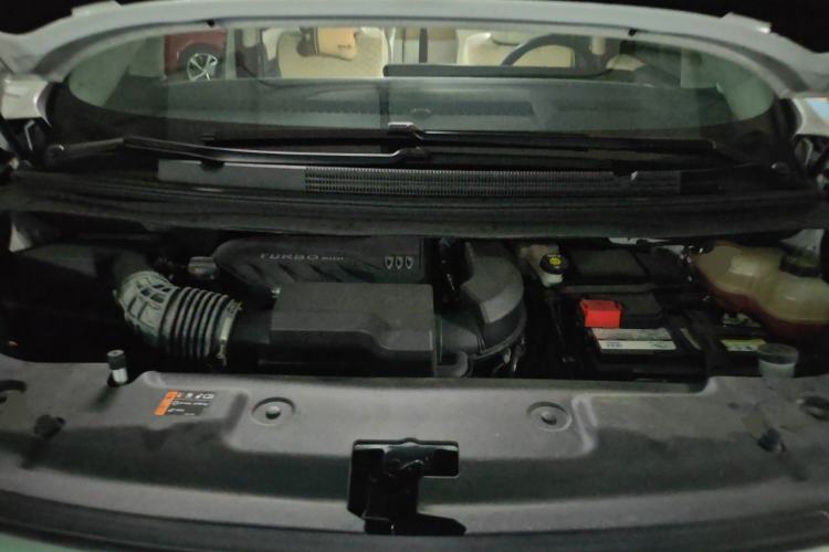 Used Buick Century 2023 2.0T Seven-Seater Yinshi Edition Engine Bay