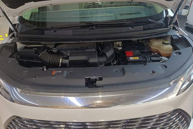Used Buick Century 2023 2.0T Six-Seater Yinshi Edition Engine Bay