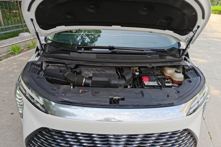 Used Buick Century 2023 2.0T Six-Seater Yinshi Edition Engine Bay