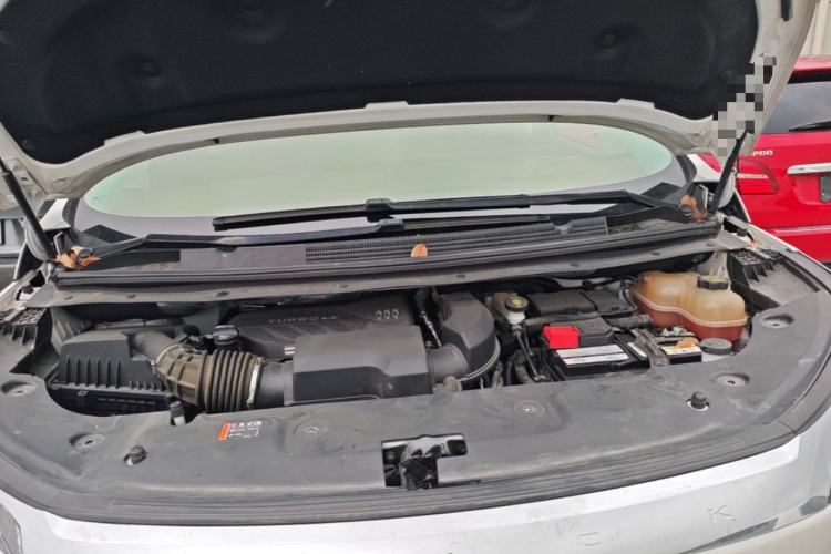 Used Buick Century 2023 2.0T Seven-Seater Yinshi Edition Engine Bay