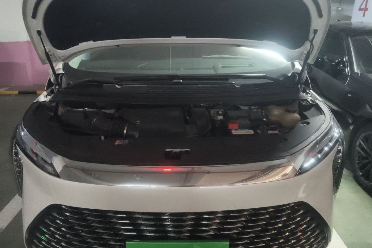 Used Buick Century 2023 2.0T Seven-Seater Yinshi Edition Engine Bay