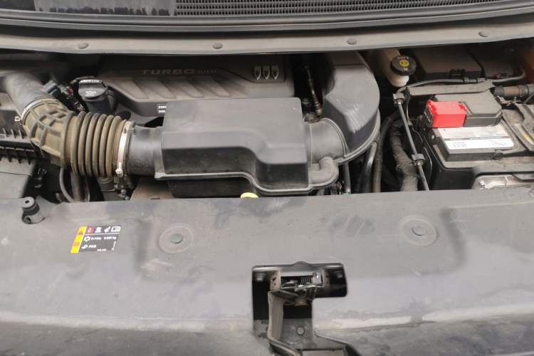 Used Buick Century 2023 2.0T Seven-Seater Deluxe Edition Engine Bay