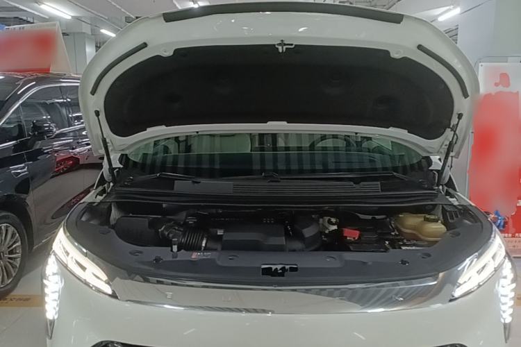 Used Buick Century 2023 2.0T Six-Seater Yinshi Edition Engine Bay