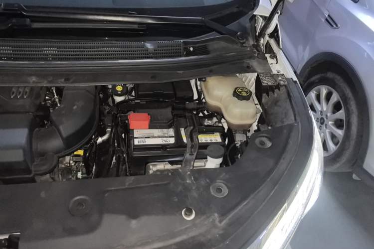 Used Buick Century 2023 2.0T Six-Seater Yinshi Edition Engine Bay Left