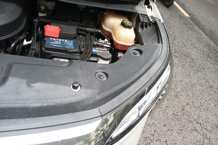 Used Buick Century 2023 2.0T Seven-Seater Yinshi Edition Engine Bay Left