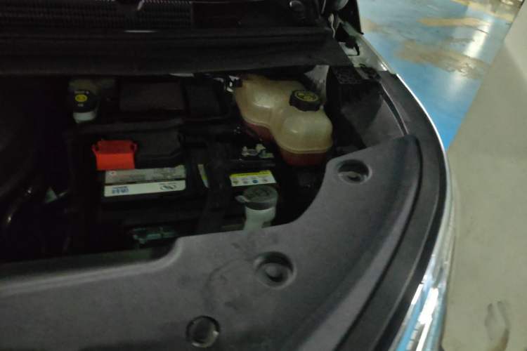 Used Buick Century 2023 2.0T Seven-Seater Yinshi Edition Engine Bay Left