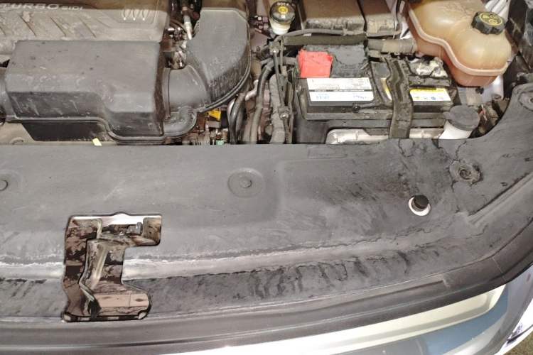 Used Buick Century 2023 2.0T Seven-Seater Yinshi Edition Engine Bay Left