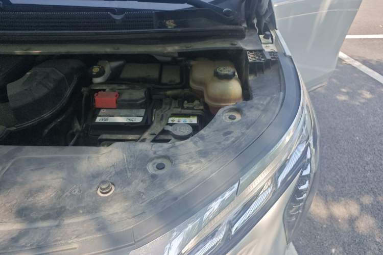Used Buick Century 2023 2.0T Four-Seat Private Edition Engine Bay Left