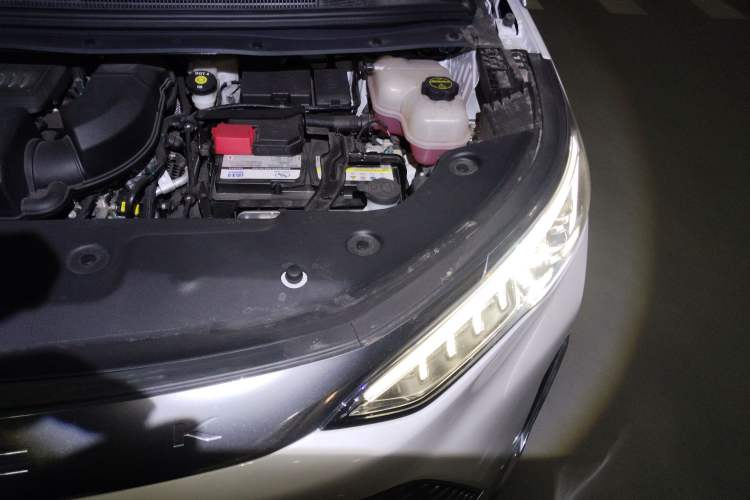 Used Buick Century 2023 2.0T Seven-Seater Deluxe Edition Engine Bay Left