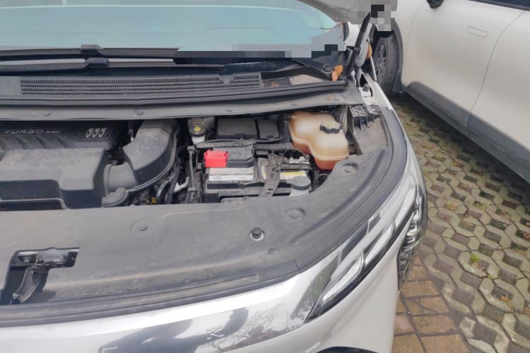 Used Buick Century 2023 2.0T Six-Seater Yinshi Edition Engine Bay Left