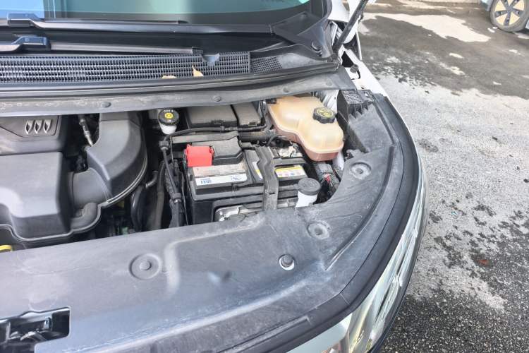 Used Buick Century 2023 2.0T Seven-Seater Yinshi Edition Engine Bay Left