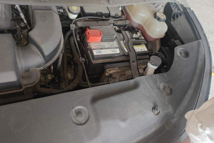 Used Buick Century 2023 2.0T Seven-Seater Yinshi Edition Engine Bay Left