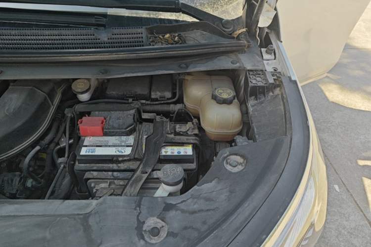Used Buick Century 2023 2.0T Seven-Seater Yinshi Edition Engine Bay Left
