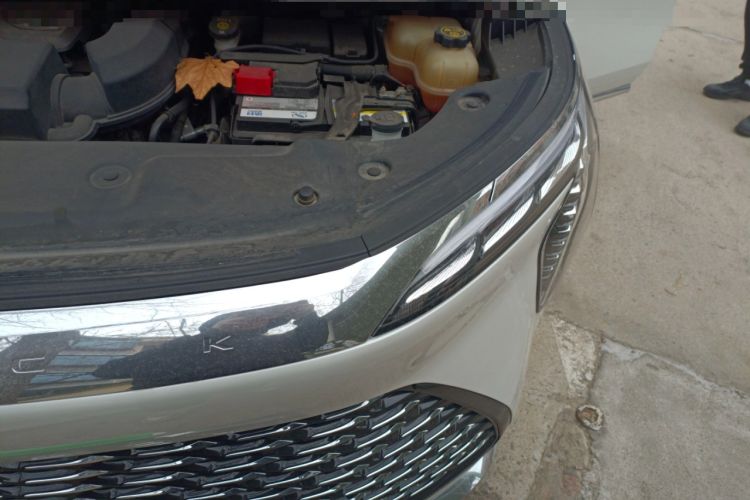 Used Buick Century 2023 2.0T Six-Seater Yinshi Edition Engine Bay Left