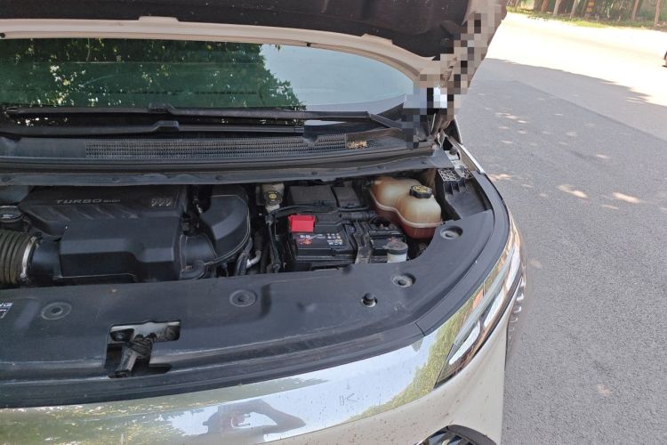 Used Buick Century 2023 2.0T Six-Seater Yinshi Edition Engine Bay Left