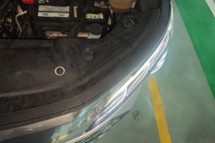 Used Buick Century 2023 2.0T Six-Seater Yinshi Edition Engine Bay Left