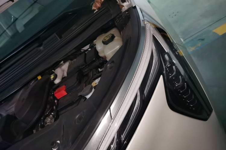 Used Buick Century 2023 2.0T Seven-Seater Yinshi Edition Engine Bay Left