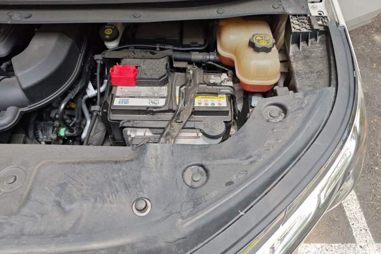 Used Buick Century 2023 2.0T Seven-Seater Yinshi Edition Engine Bay Left