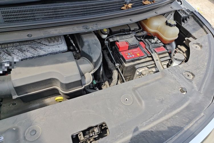 Used Buick Century 2023 2.0T Six-Seater Yinshi Edition Engine Bay Left