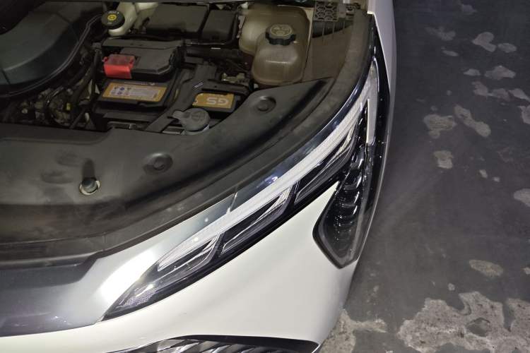 Used Buick Century 2023 2.0T Four-Seat Private Edition Engine Bay Left